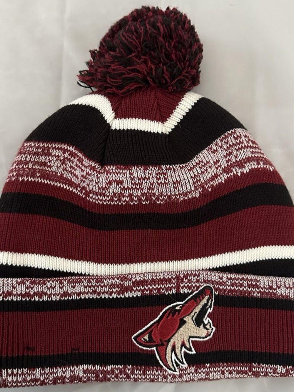EUC Arizona Coyotes Official New Era Cuffed Knit Beanie Winter Hat with Pom
